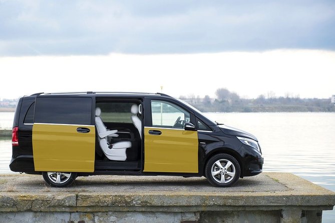 Barcelona Departure Private Transfers From Barcelona City to Barcelona Airport - Meeting and Pickup