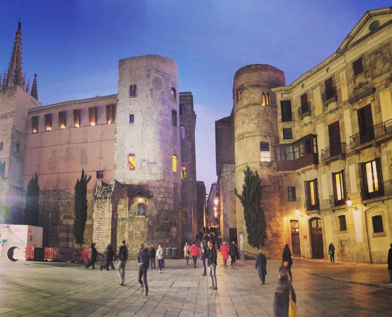 Barcelona: Gothic Quarter & El Born Hidden Gems Walking Tour - Exploring the Gothic Quarter