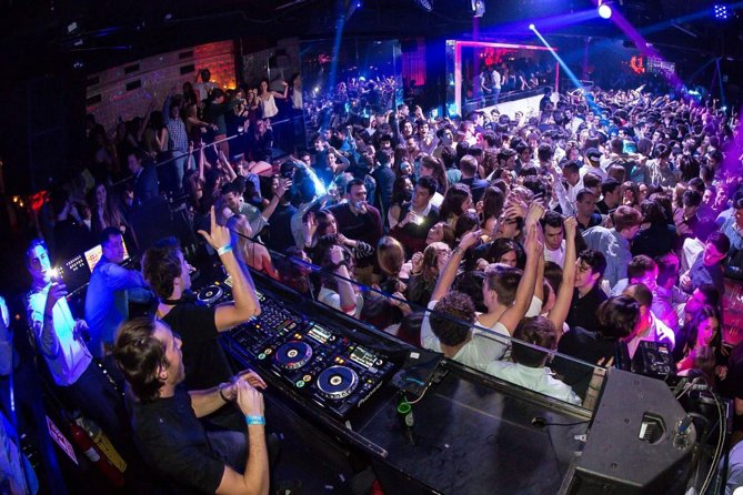Barcelona Night Card for 2 Days - Nightlife Experiences Included