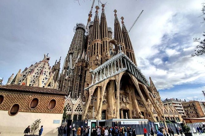 Barcelona Premium Tour : Montserrat Visit With Lunch - Tour Overview