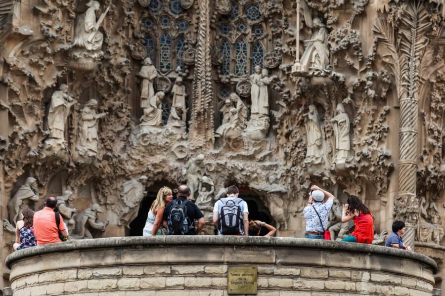 Barcelona: Sagrada Familia Tour With Skip-The-Line Access