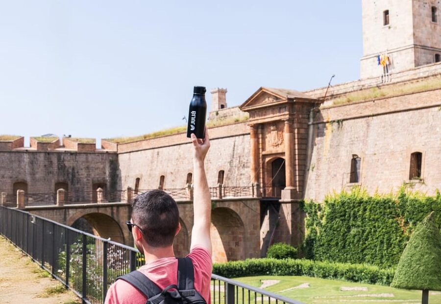 Barcelona Tour: Montjuic Cable Car & Gothic Walking Tour