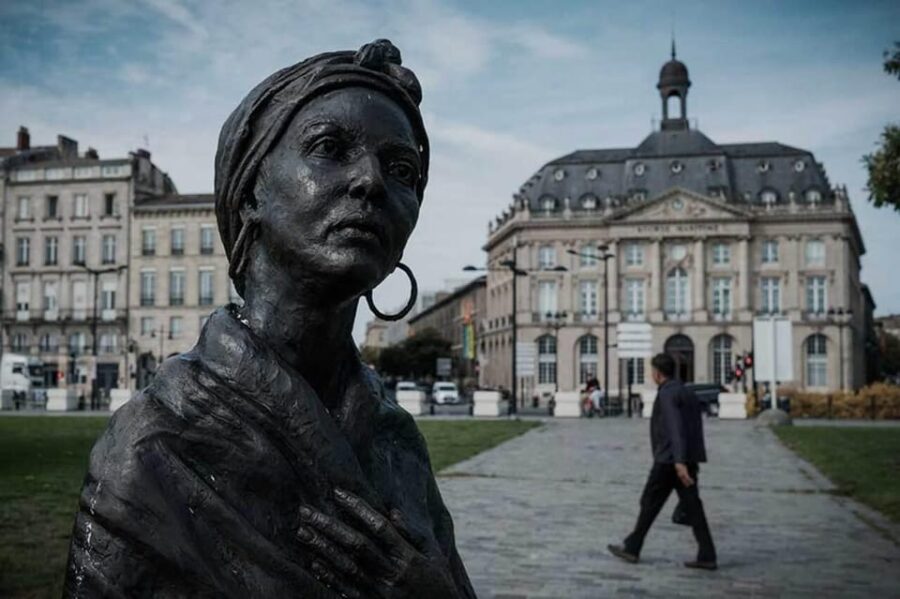 Bordeaux: Dark History and Macabre Walking Tour - Uncovering Bordeauxs True Crime Narratives