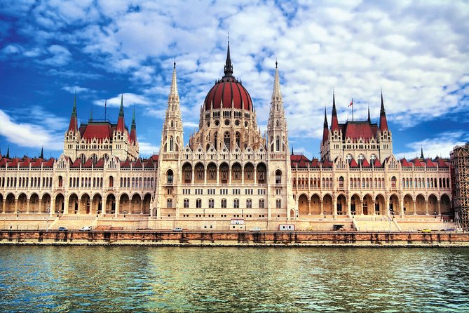 Budapest Arrival Private Transfers From Budapest Airport BUD to Budapest City - Service Overview