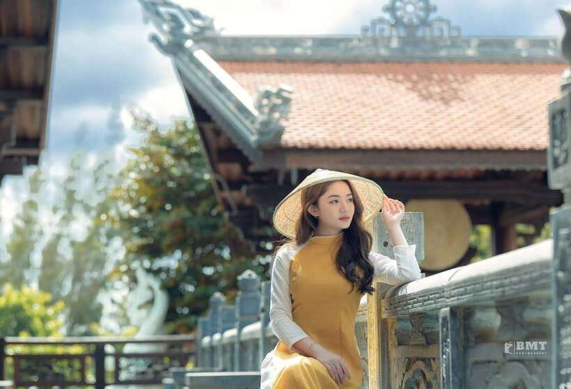 Buon Ma Thuot: Ao Dai Photoshoot at Pagoda or Walking Street