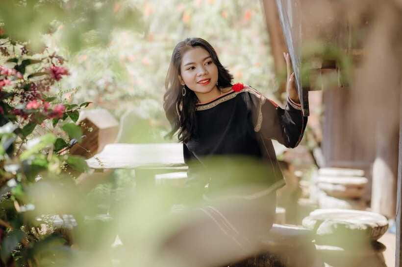 Buon Ma Thuot: Local Ethnic Attire Photo Shoot With Drink