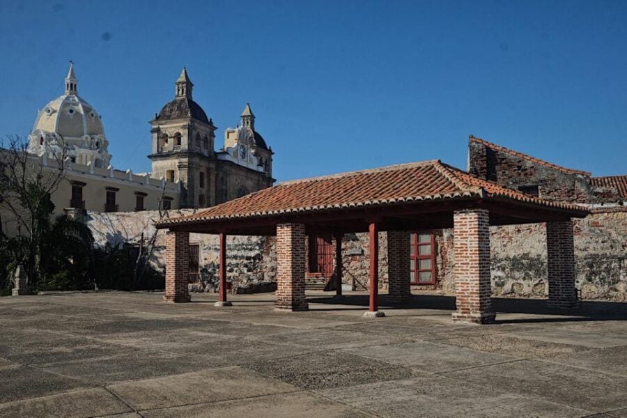 Cartagena: Walled City and Getsemani Shared Walking Tour - Overview and Details