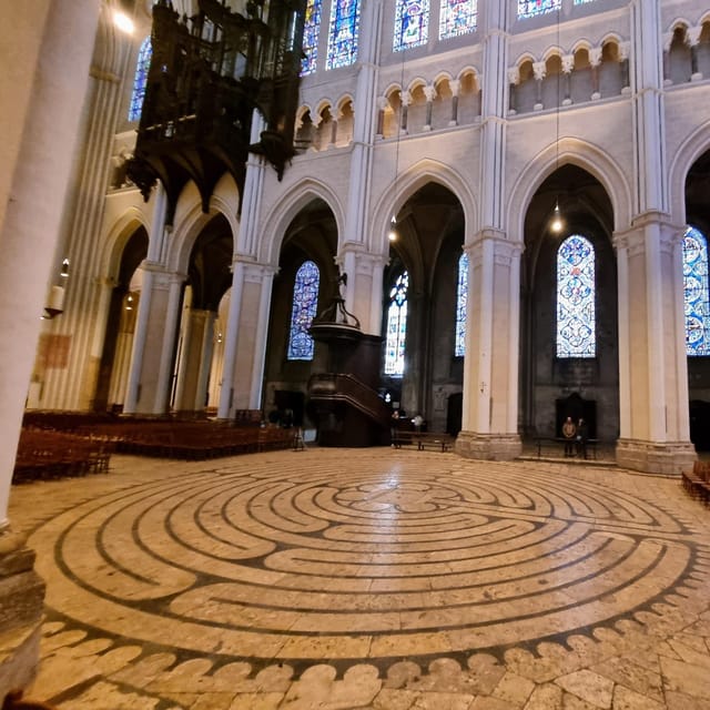 Chartres: Cathedral and City Guided Tour