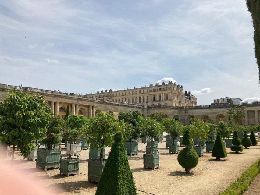 Chateau De Fontainebleau & Chateau De Versailles