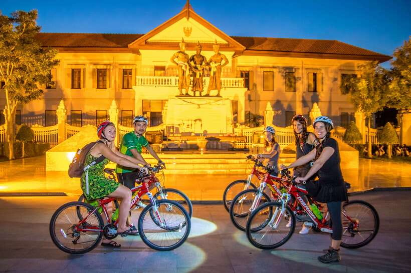 Chiang Mai's Highlights: Sightseeing Night Bike Tour - Tour Overview