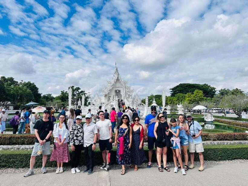 Chiang Rai: 2 Temples (White and Blue) + Black House Museum