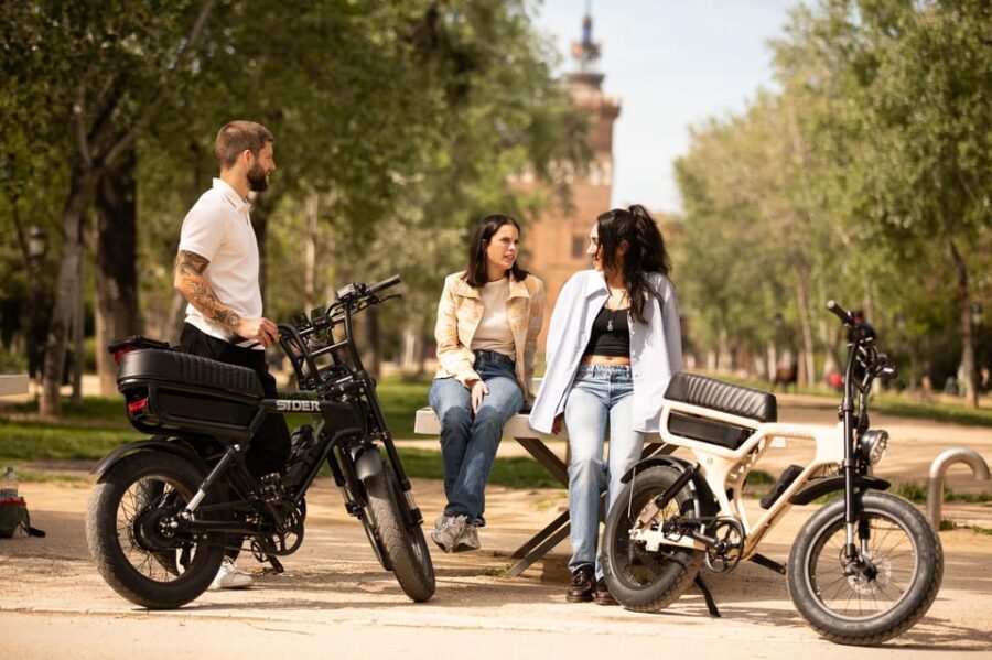 Comfortable E-Fatbike High-Lights Tour Barcelona