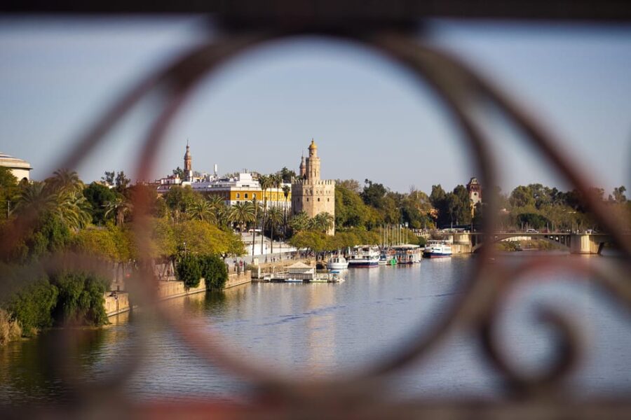 Complete Triana Tour Corrales Included.