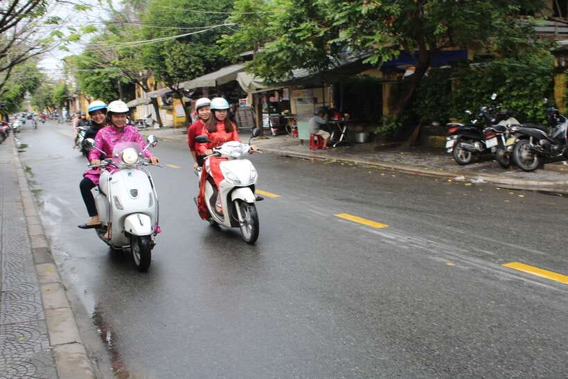 Da Nang: Con Market And Seafood Street Experience - Tour Overview