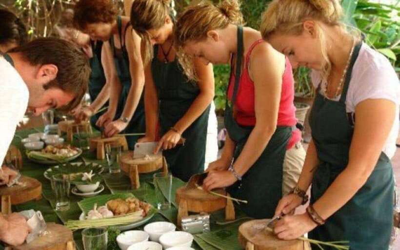 Da Nang: Cooking Pho & Vietnamese Dishes With Local Chef - Activity Overview