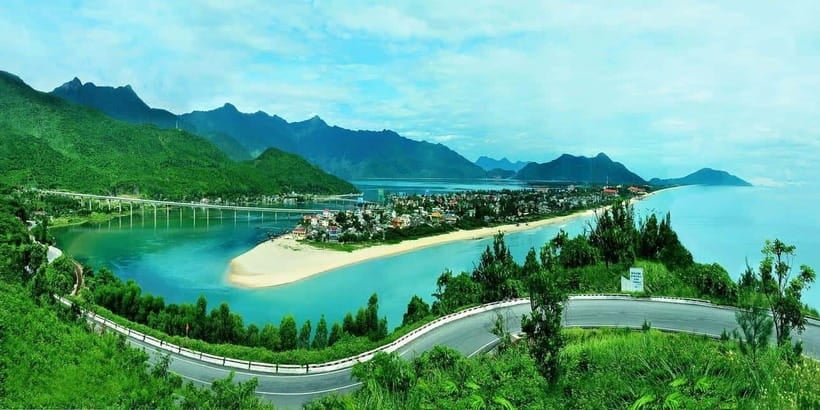 Da Nang: Hue Imperial Day Trip, Hai Van Pass Train, & Lunch - Overview and Pricing