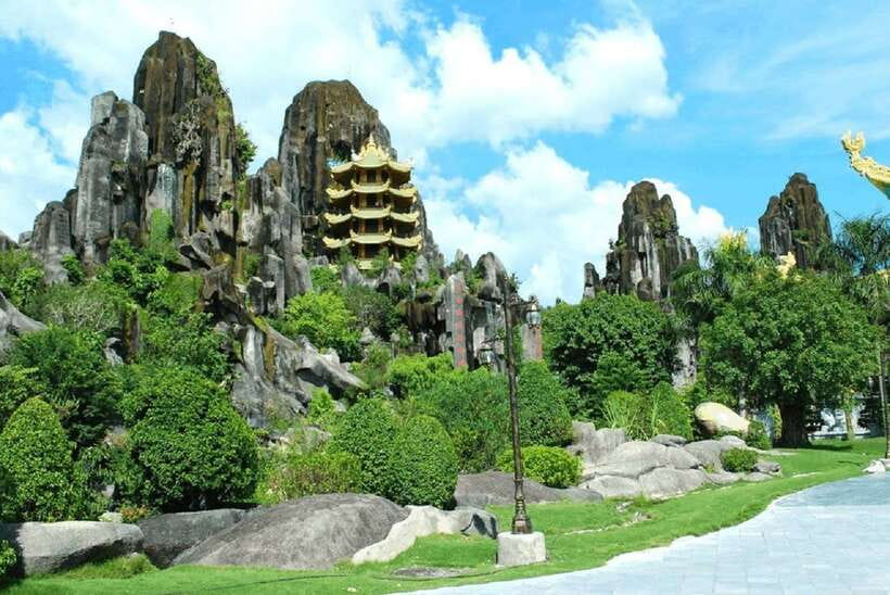 Da Nang: Lady Buddha, Marble Mountains and Am Phu Cave Tour