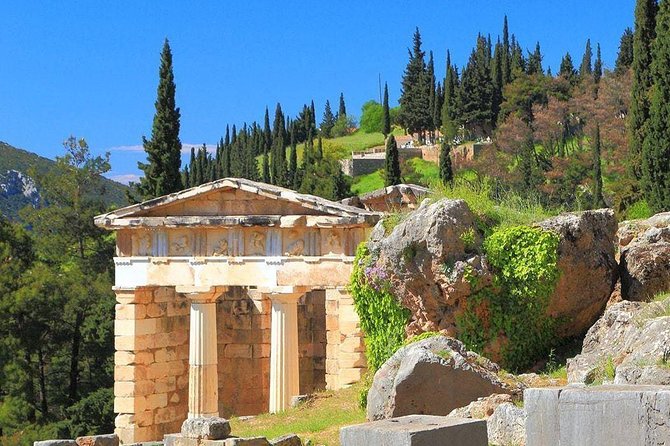 Delphi and Meteora Three Days Tour From Athens