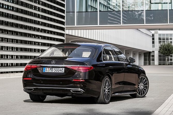 Departure Private Transfer Oakland to SFO Airport in a Luxury Car