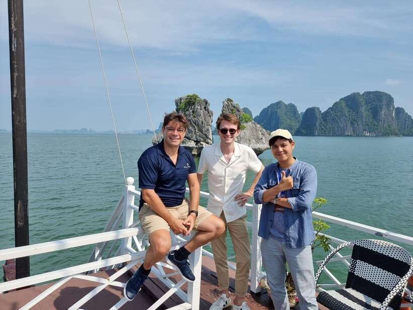 Discover Halong Bay 4-hour Scenic Cruise, Kayak, Lunch, Cave