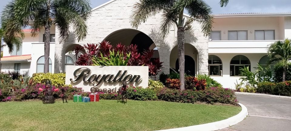 Effortless Arrival Transport to The Royalton Resort - Service Overview