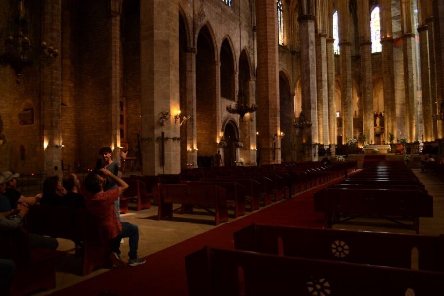 El Born: Basilica of Santa María Del Mar Tour & Terrace Access