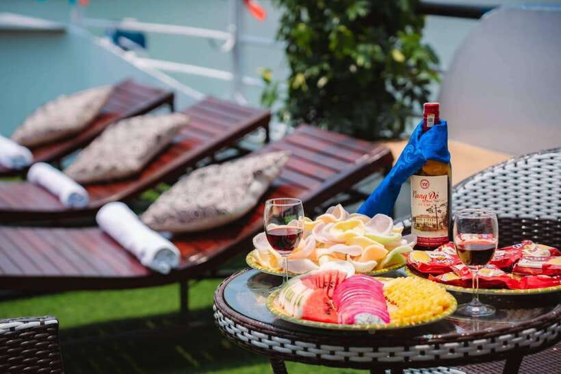 Explore Halong Bay on the BEST Day Cruise With Kayak & Lunch