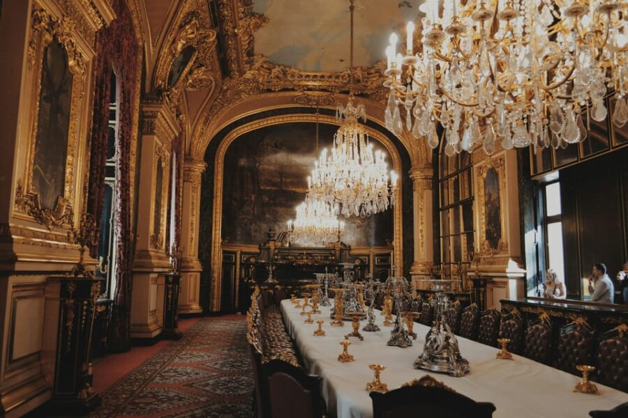 Explore Iconic Masterpieces At The Louvre Museum