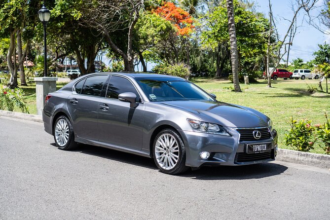 Fast Track Service (Expedited Arrival) With One Way Airport Transfer.