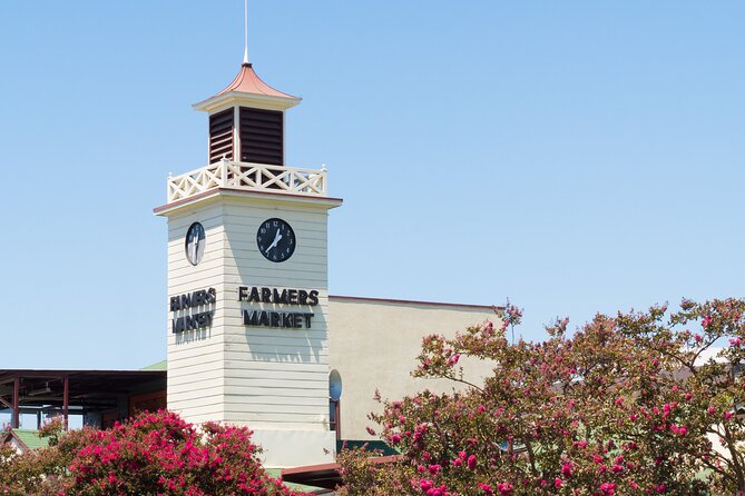 Festive Los Angeles: A Christmas Walking Tour