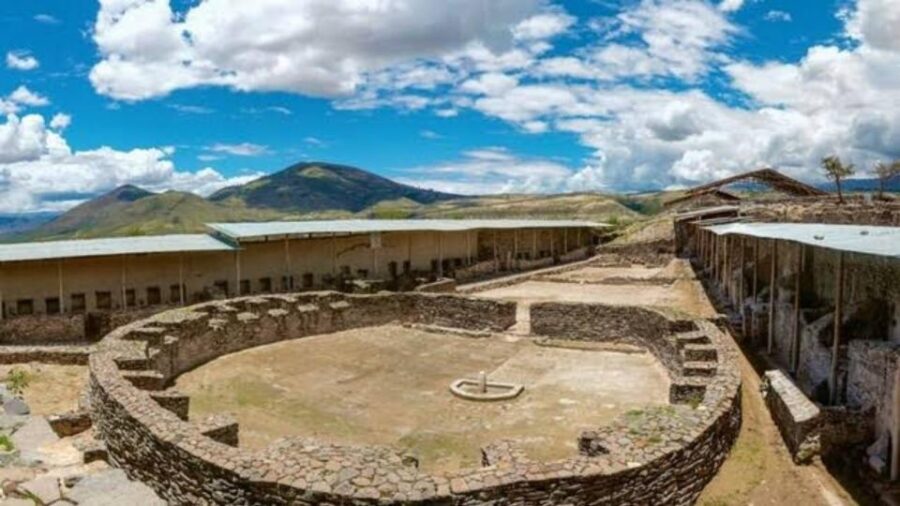 From Ayacucho: Wari and Pampa De La Quinua