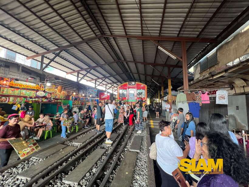 From Bangkok:Damnoen Floating Market and Railway Market Tour