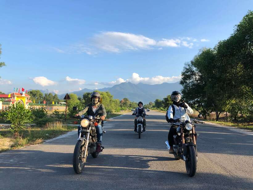 From Da Nang/Hoi An: Hai Van Pass Tour by Motorbike