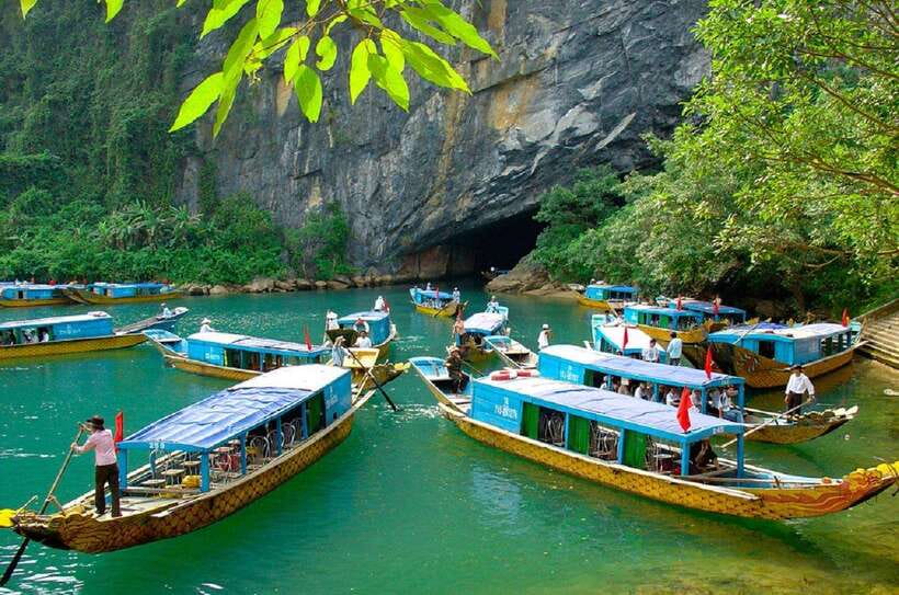 From Dong Hoi: Paradise Cave and Phong Nha Cave Day Tour