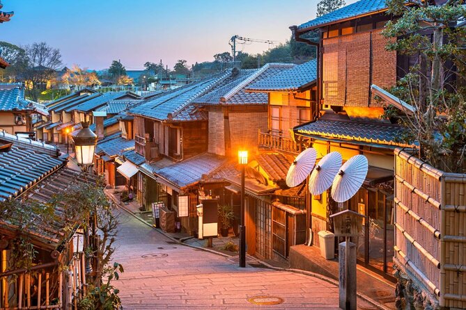 From Feudal to Formidable: Kyoto's Architecture Self Guided Tour - Discovering Karasuma-Sanjos Historical Intersection