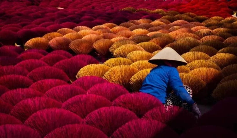 From Ha Noi: Conical Hat and Incense-Making Villages Tour