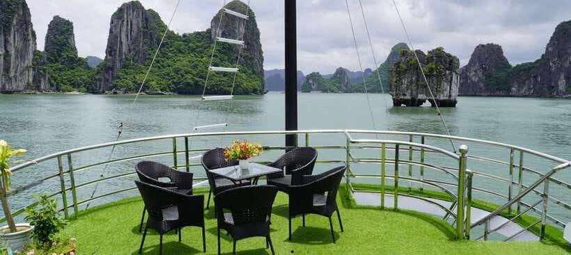 From Hanoi: 1 -Day Halong Bay Cruise With Big & Small Groups