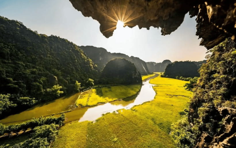 From Hanoi: Bai Dinh, Trang An, and Mua Cave Day Tour