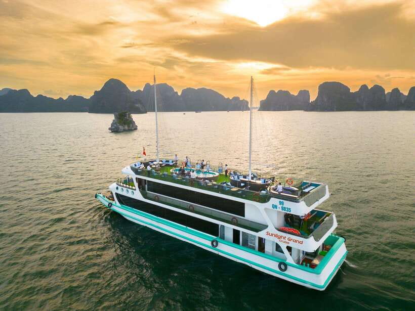 From Hanoi: Halong Bay Luxury Tour on 5 Star Cruise