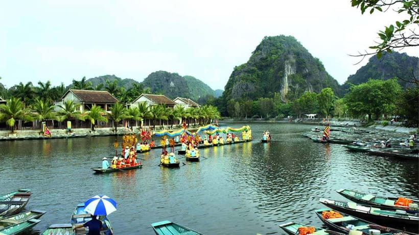 From Hanoi : Hoa Lu, Tam Coc, and Mua Cave Day Trip