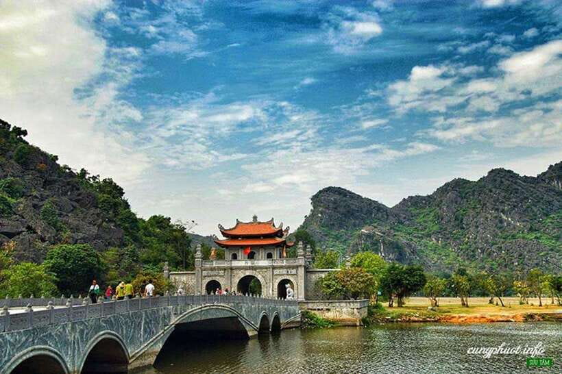 From Hanoi: Ninh Binh Bai Dinh Pagoda- Trang An-Mua Cave