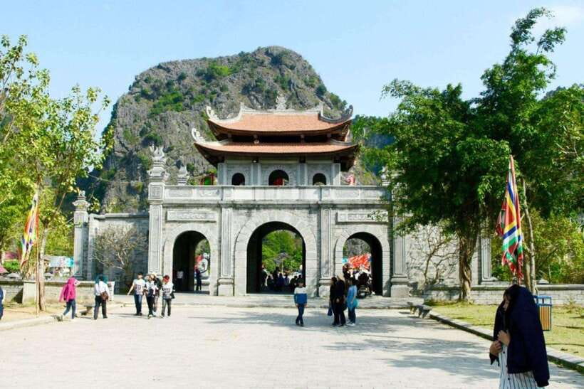 From Hanoi: Ninh Binh, Hoa Lu, Trang An and Mua Cave Trip