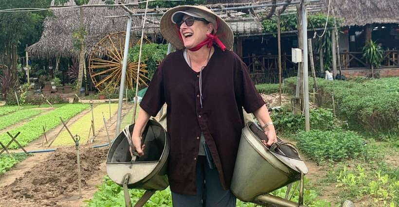 From Hoi An: Tra Que Vegetable Village – Cooking Class