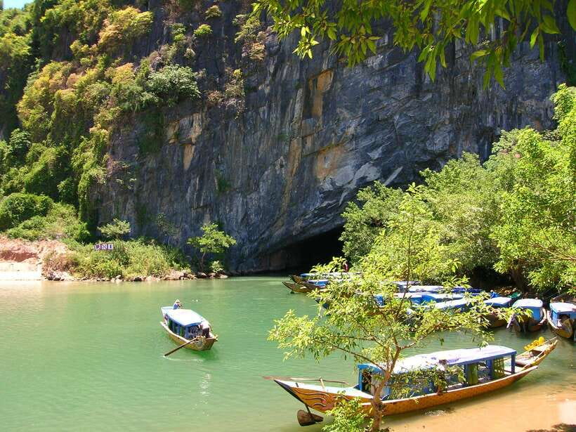 From Hue : Private Car to Phong Nha via DMZ & Sightseeing
