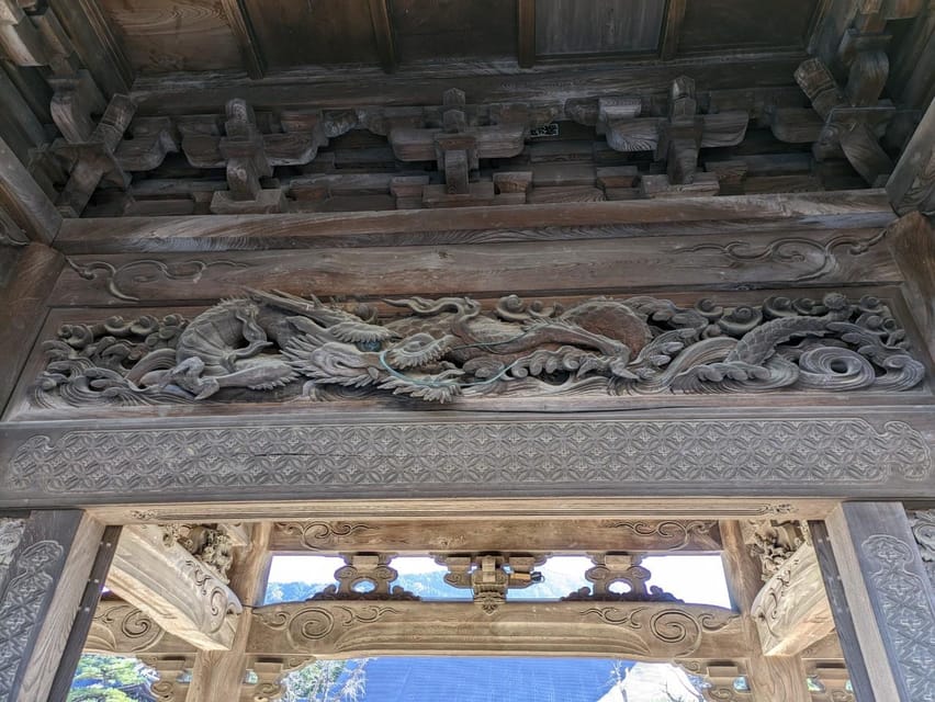 From Kanazawa: Shirakawa-Go, Gokayama and Wood Carving Art