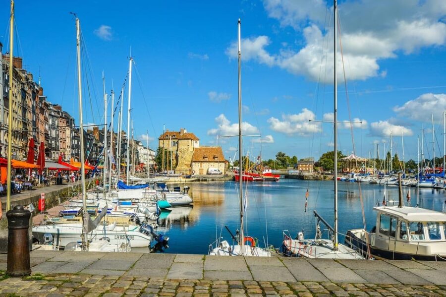 From Le Havre: Deauville and Honfleur Private Day Trip