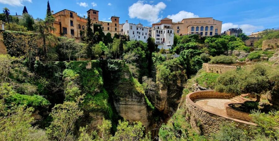 From Malaga: Ronda and Setenil De Las Bodegas Complete Tour