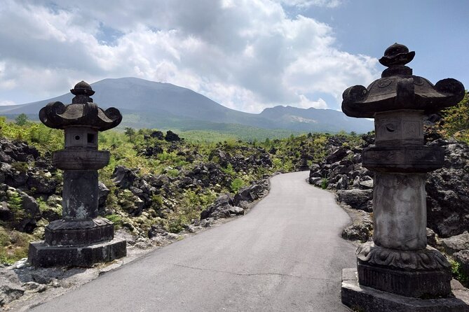 From Nagano and Karuizawa: Unwind in Kusatsu Onsen - Exploring the Onioshidashi-en on Mount Asama