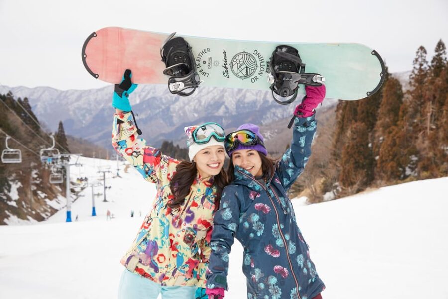 From Osaka: Kansai Largest Oku-Ibuki Ski Resort Day Tour