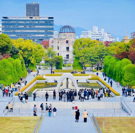 From Osaka/Kyoto: Hiroshima and Miyajima Private Tour